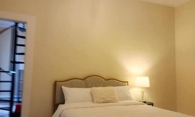 Munjoy Hill Apartment | Island View House BnB Self Check-In # 4/Free Off-Street Parking