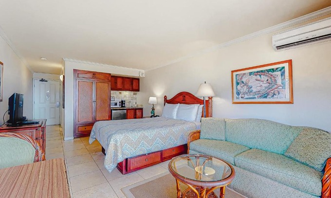 Wailua Hotel | Islander on the Beach 304