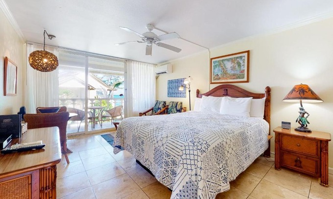 Wailua Hotel | Islander on the Beach 361