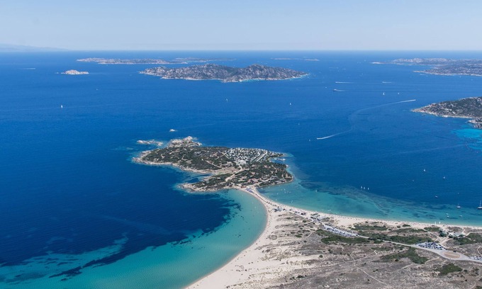 Palau RV Rental | Isola dei Gabbiani - Land of Water
