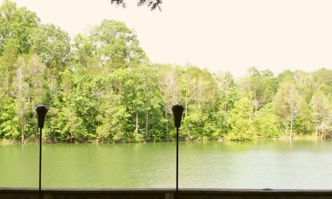 La Follette House | 🚤 ISOLATION VACATION! Lakefront Getaway w/Dock, Hot-Tub, Pool Table