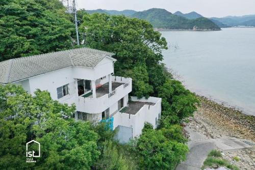 Nagawa Villa | IST Villa 06 Beachfront for 16