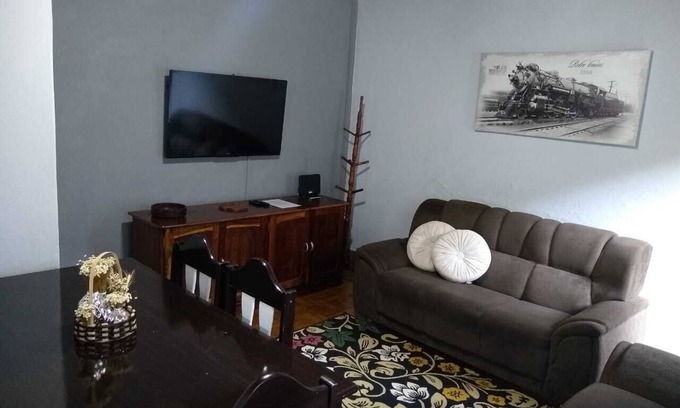 Fracalanza House | It is located 700 meters from the tourist center of Capivari, which you can walk to