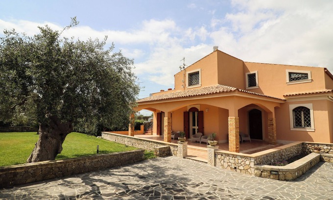 Avola House | Radici Sicilian Holiday Home – An Oasis of Relaxation in the Heart of Sicily
