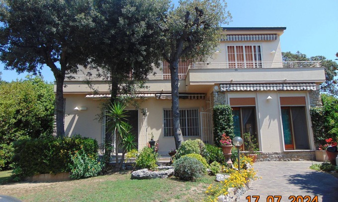 Tirrenia Villa | Summer sun and breeze, winter fireplace and blankets A retreat for every season