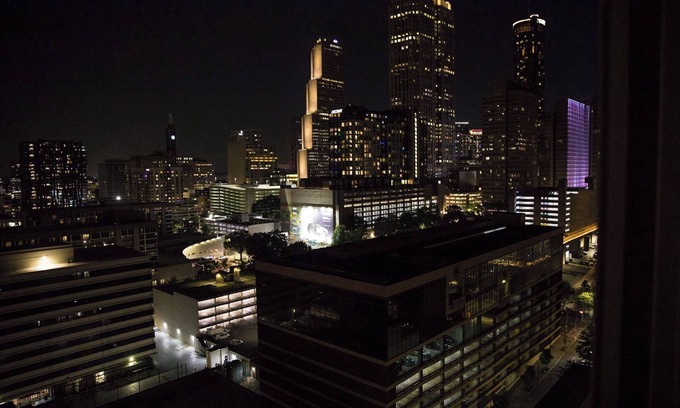 Peachtree Center Apartment | It Must Be The Views: High Rise & Atlanta Skyline Views
