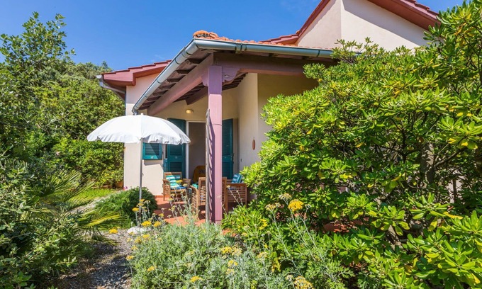 Castiglioncello Apartment | Lovely apartment for 4 guests with patio and parking