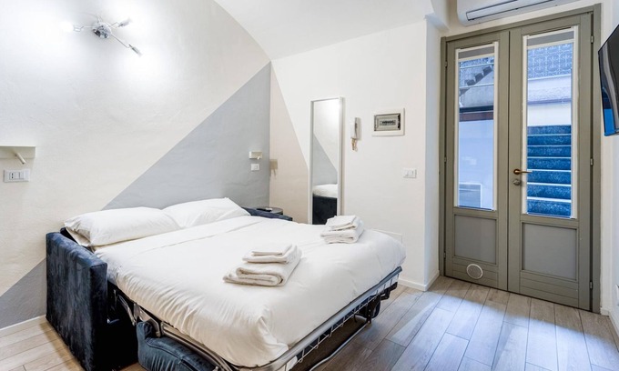 Magenta Apartment | Italianway - The B Village Standard - T2