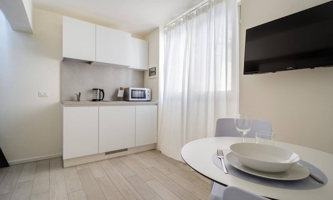 Magenta Apartment | Italianway - The B Village Superior - 5Y