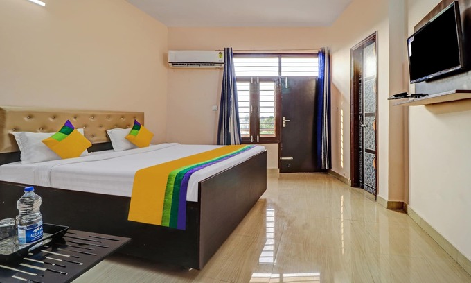 Mohali House | Itsy By Treebo - Divine Inn
