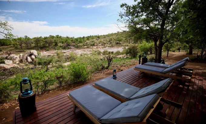 Kruger National Park Hotel | Ivory Wilderness River Rock Lodge