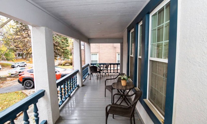 Midtown House | Ives House - Historic Charm | Hot Tub