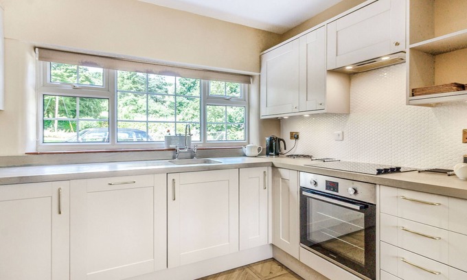 Carsington Cottage | Ivet Lowe