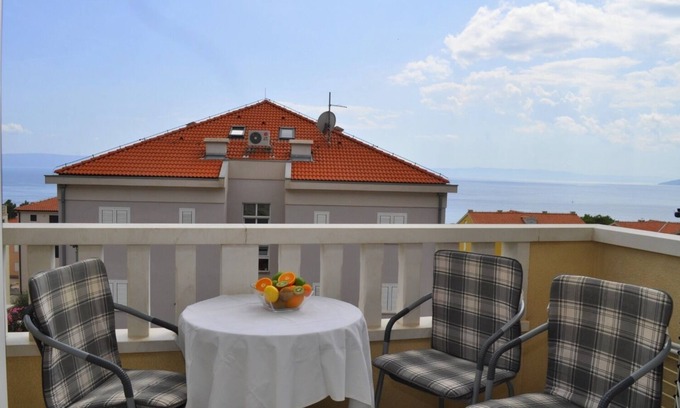 Zelenka Apartment | Ivi - big Parking and Courtyard - SA5