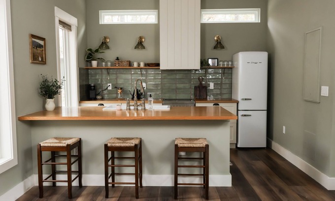 New Plymouth Cabin | Ivy Cottage | Hocking Hills