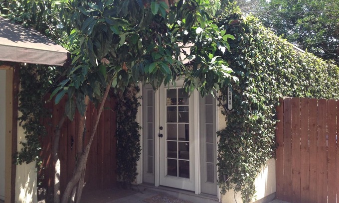 Sunset Junction Cottage | Ivy Covered Cottage in the heart of Silver Lake