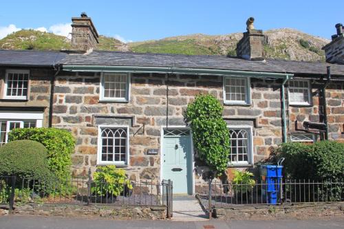 Beddgelert House | Ivy House