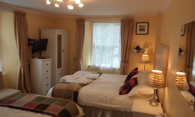 Dolgellau House | Ivy House
