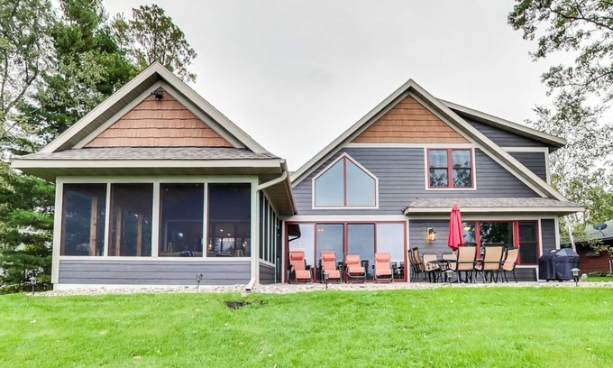 Crosslake Cabin | Ivy Lane is located on Crosslake of the Whitefish Chain of Lakes