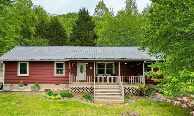 Hiawassee House | Ivy Mountain Lookout- Fire pit- Amazing View