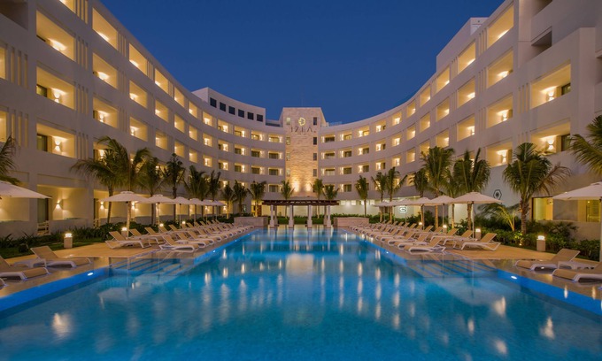 Isla Mujeres Hotel | Izla Beach Front Hotel