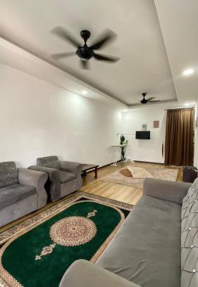 Kota Sarang Semut House | Izzara Homestay - Semi D