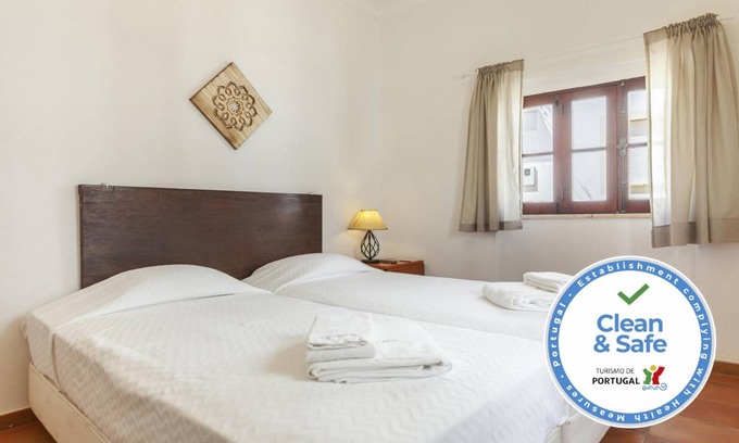 Lagos City Center Apartment | J - Bedroom 1 in Casa do Farol