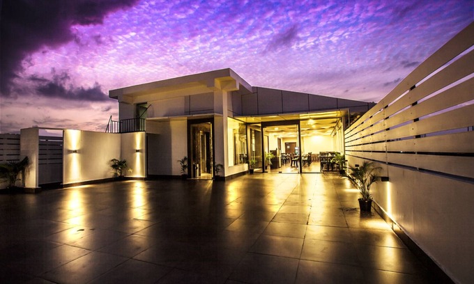 Rajiv Gandhi Nagar Hotel | J Hotel