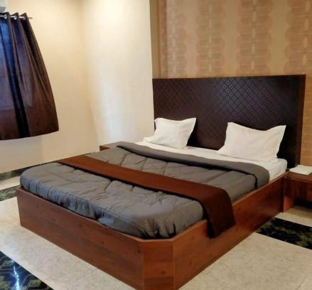 Kolhapur Hotel | J J Lodging