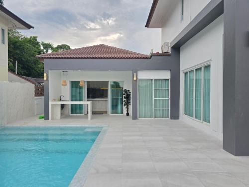 Pa Daet Villa | J-O-Y Private Pool Villa - Modern Design