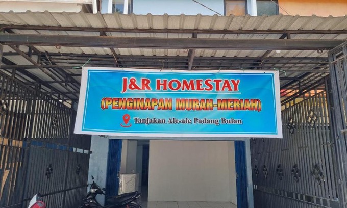 Waena House | J&R Home Stay Penginapan Murah Meriah.