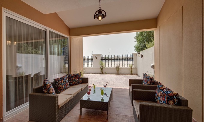 Al Barsha 2 Villa | J5 Villas Holiday Homes - Barsha Gardens