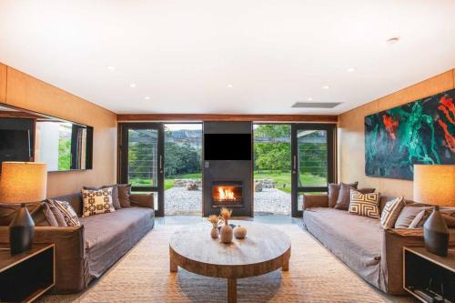 Barrengarry Villa | Jacaranda at Barranca - Luxury Villa