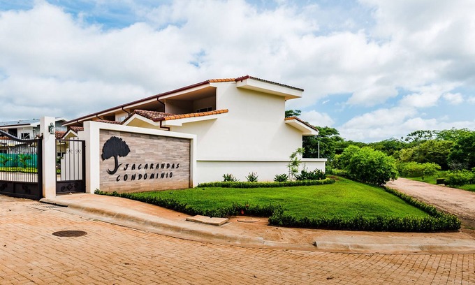 Villarreal House | Jacarandas 4 3-Bedroom Townhouse