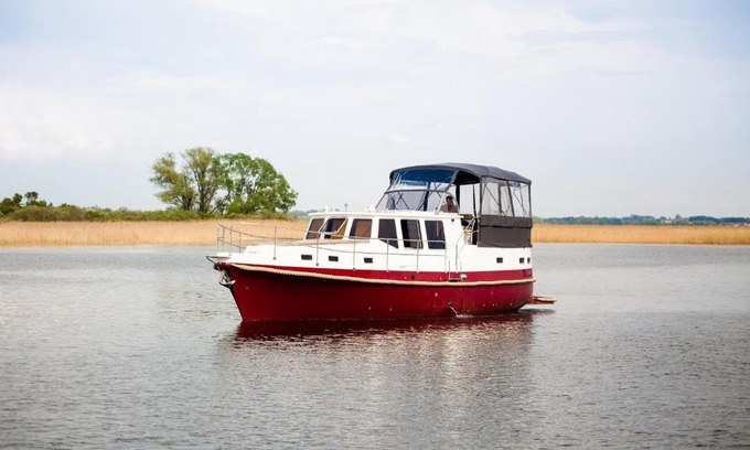 Wilkasy Boat Rental | Jacht motorowy Nautiner 40.2