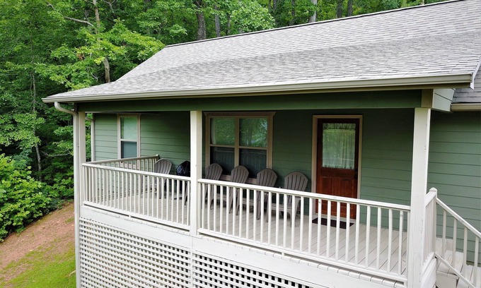 Hiawassee Cabin | Jack & Louise's Cabin NO WIFI Peaceful Mountain Cabin Get Away from it All here!