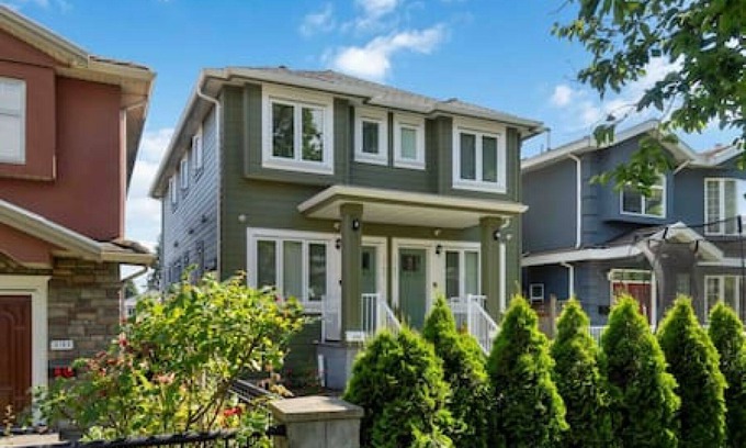 Hastings House | Jack's AirBnB · Sunrise Village 1 BR, 1 BA