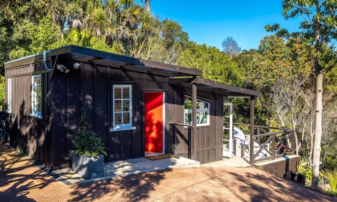Waiheke Island Cabin | Jacksons Hideaway | Stay Waiheke