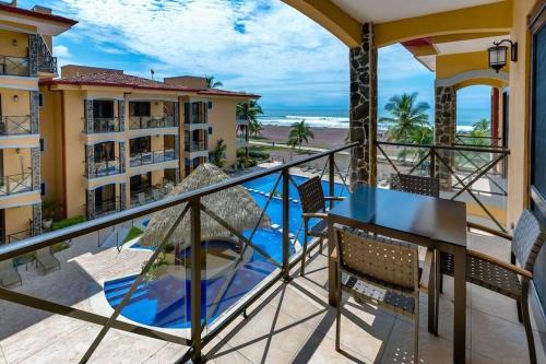 Barrio Los Villalobos Apartment | Jaco Beachfront Oasis Newly renovated dream condo