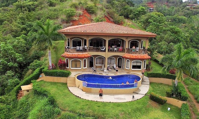Jaco Villa | Jacó/Playa Hermosa Townhouse Villa; best value for families and bachelor groups