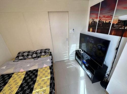 Las Pinas Apartment | Jacoolzzi staycation