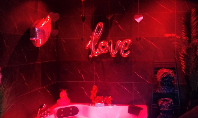 Epernay Apartment | (Jacuzzi, Netflix, Massage)π Love & Relax ππΎ
