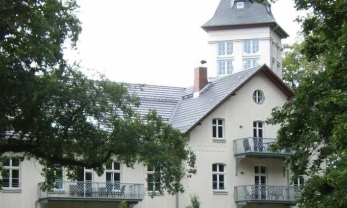 Hohen Niendorf Apartment | Jagdschloss zu Hohen Niendorf/ bei Kühlungsborn