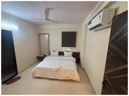 Jaipur Hotel | Jaipur Hotel ALTERA INN Near Bypass Road - Restaurant- Lift & Free Parking Facility - Fully Air Conditioned Rooms - Heart Of Pink City