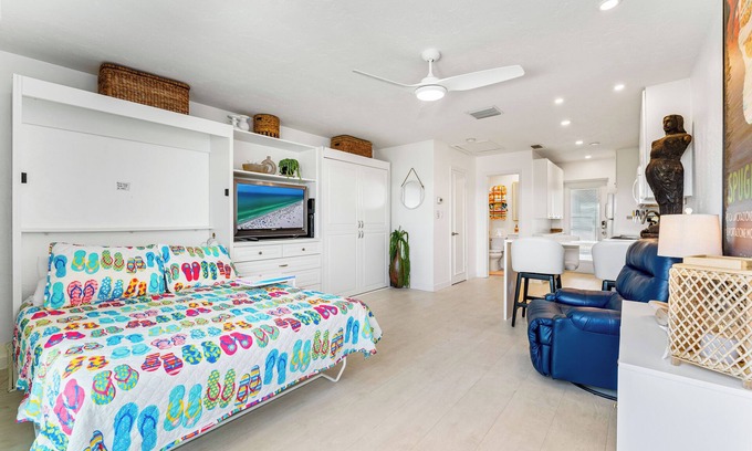 Siesta Key Condo | Jamaica Royal Villas by Beachside Mgmt