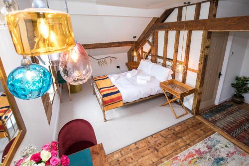 Merthyr Tydfil House | James' Place at Brynawel