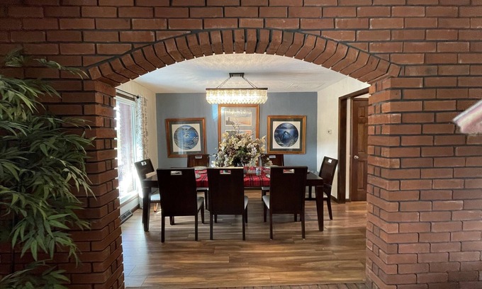 Nixa House | James River Retreat 4 bedroom/4 bath