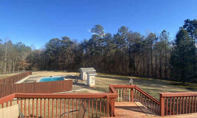 Oconee County House | Jana Retreat 3 BR/2 Bath Pool