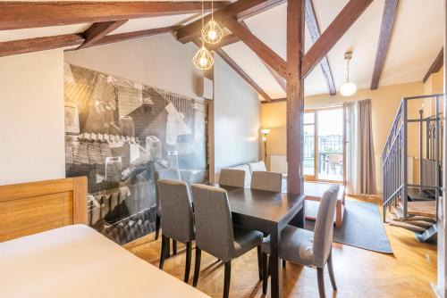 Smichov Apartment | Janackovo - Riverside Residence