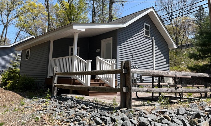 Tafton Cabin | Janes 14 - Lakeside Cabins